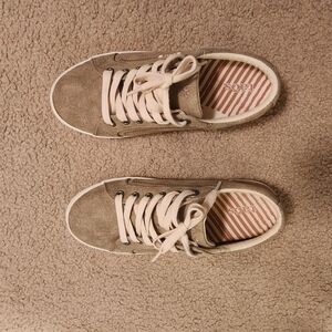 Taos Footwear Women's Casual Lace-Up Flats - Beige